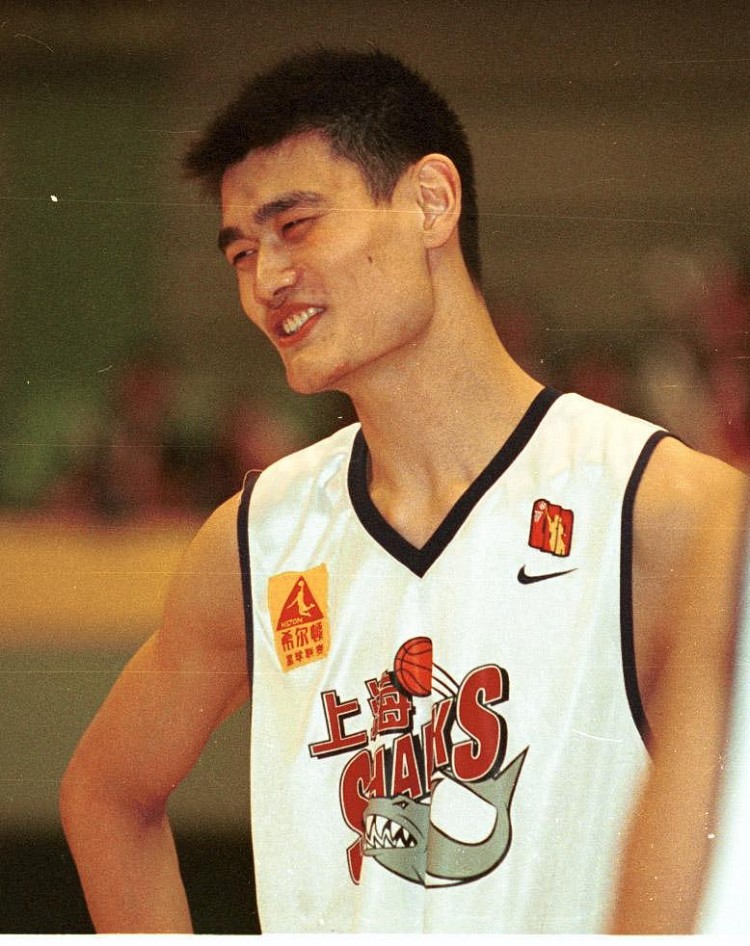 2002年的今天：姚明季后赛砍35分24板大号两双 率领上?；靼芗?></div>
                <div   id=