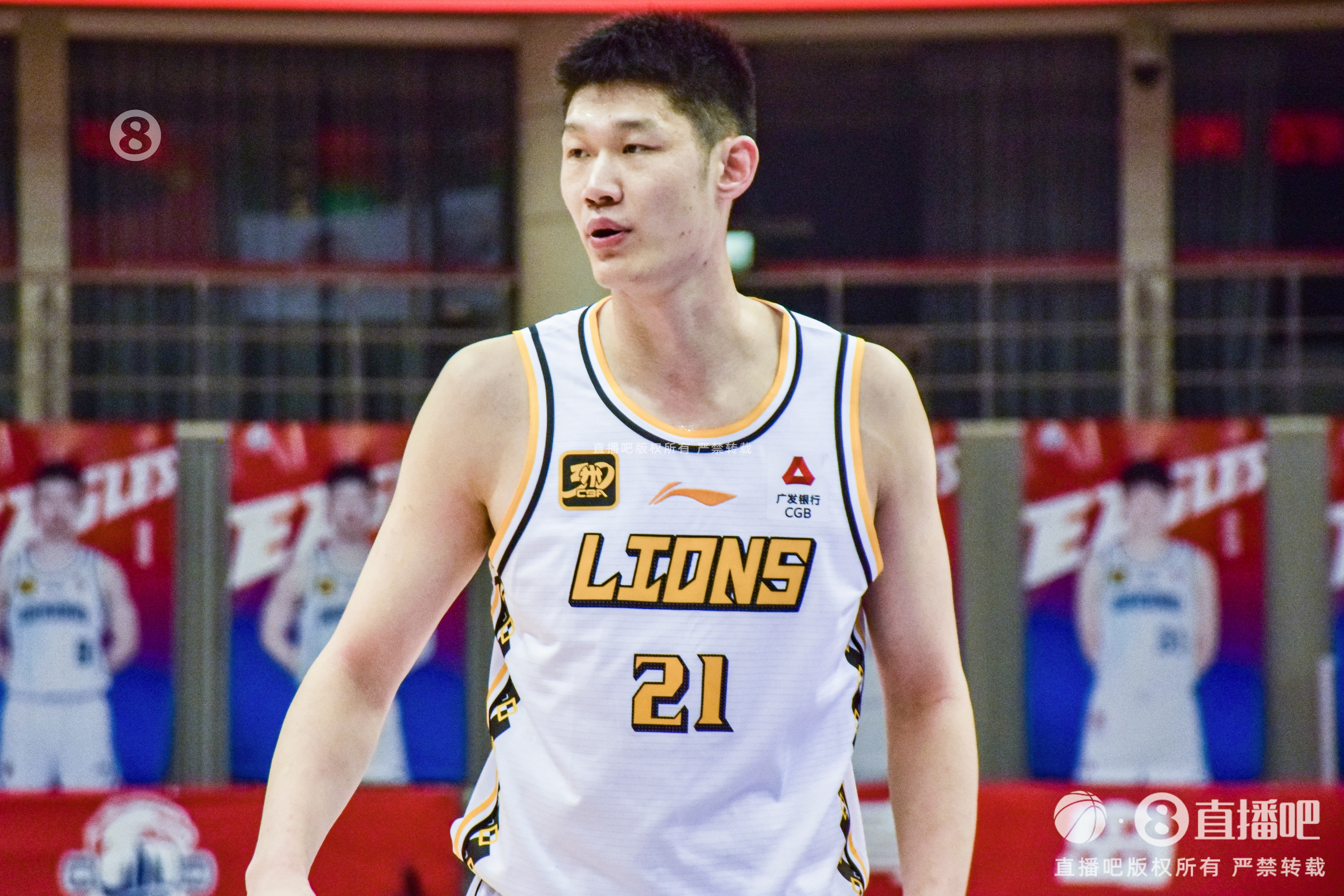 定海神针！胡金秋18分钟13中9拿到21分4板2帽 正负值+36