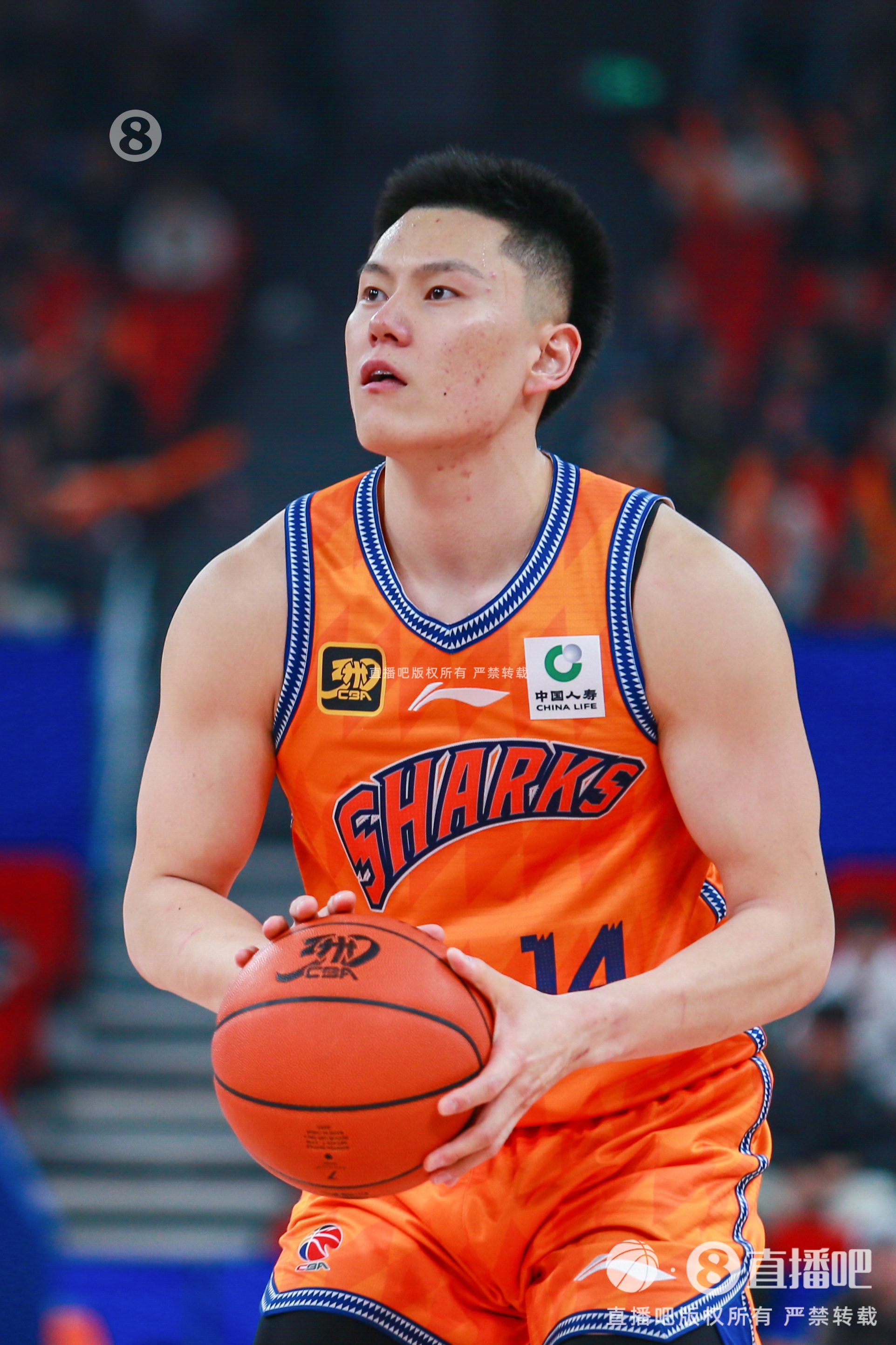 手感火热！李弘权半场三分6中5得到15分3板0失误