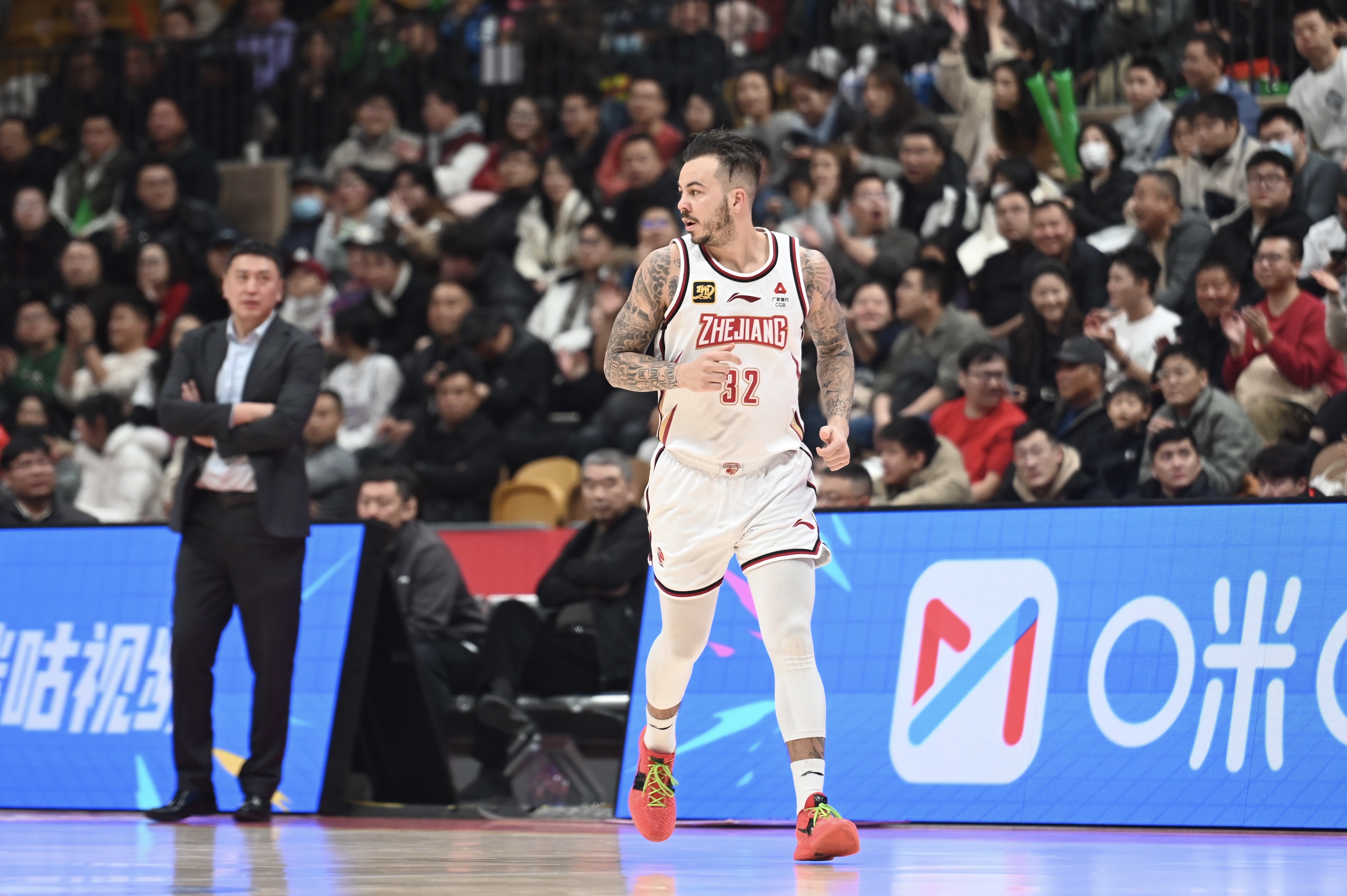 得分爆炸力！约克23中13得34分2板8助4断 三分11中6